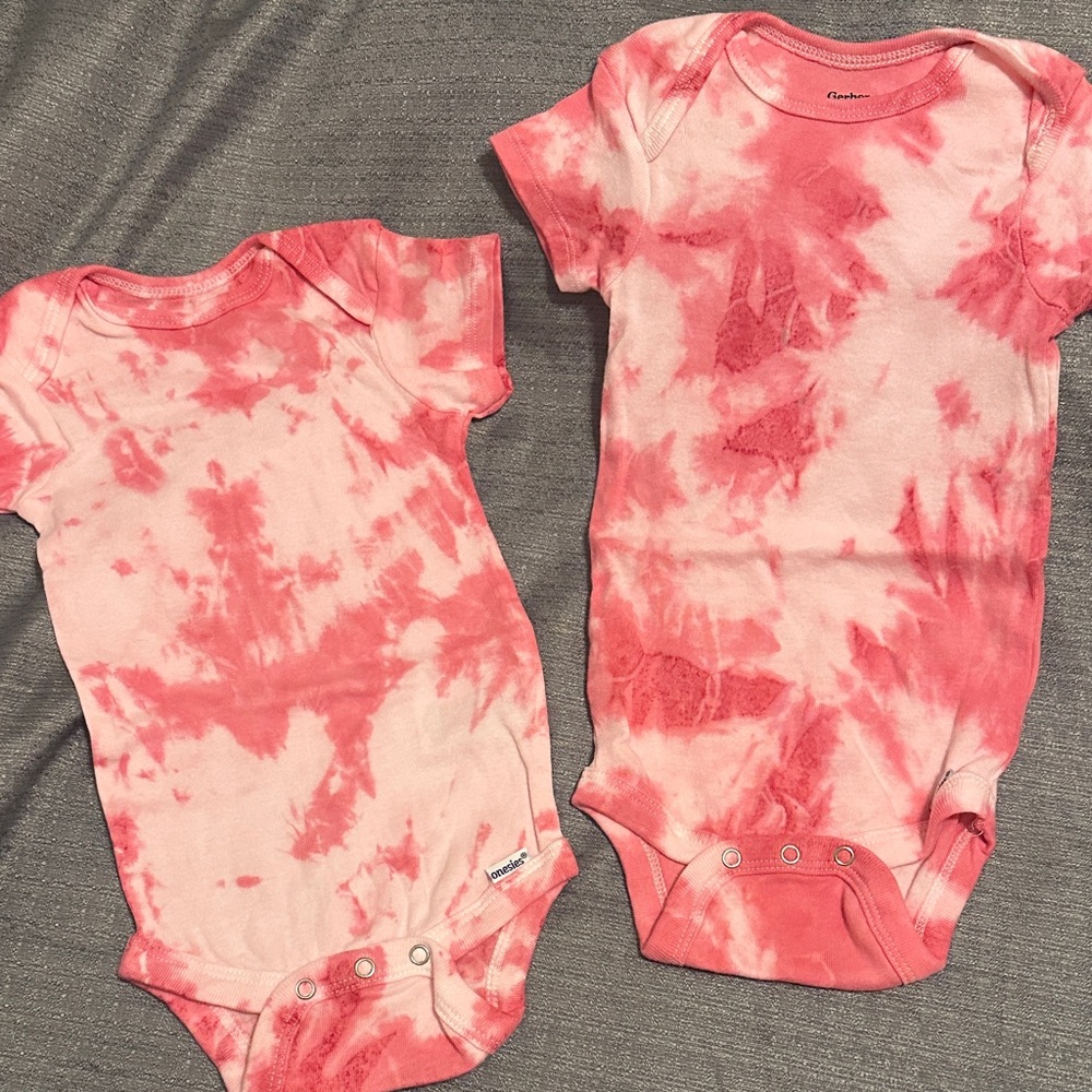 Gerber onesies Pink Tie-Dye Set Size 6-9M